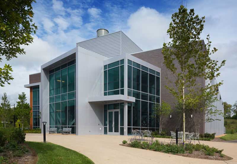Mars Unveils Dog, Cat Food Research Center