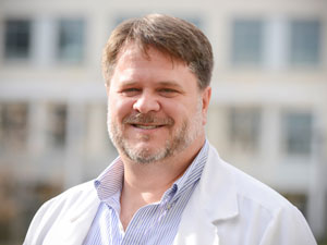 UC Davis Veterinarian Wins National Teaching Award