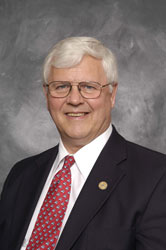 Banfield’s Dr. Hugh Lewis To Retire