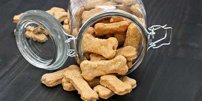 Old Mother Hubbard, Loop to create reusable pet food packaging