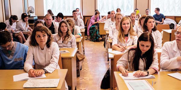 Veterinary schools disproportionately admit white students