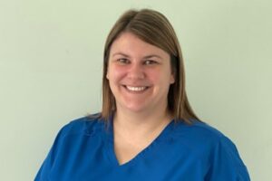 Alyson Howard, RVT, winner of the 2022 Canadian RVT of the Year Award, presented by the Registered Veterinary Technologists and Technicians of Canada